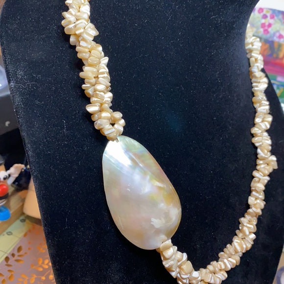 🐚 Shell Necklace - Picture 6 of 6